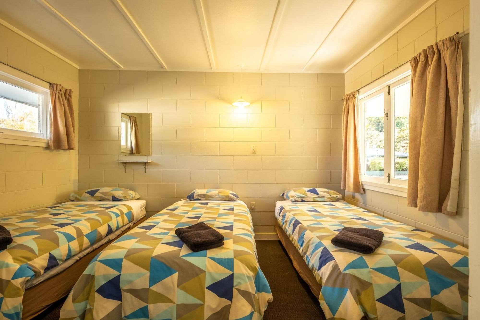 Alpine Adventure Holiday Park Ханмер-Спрингс Экстерьер фото